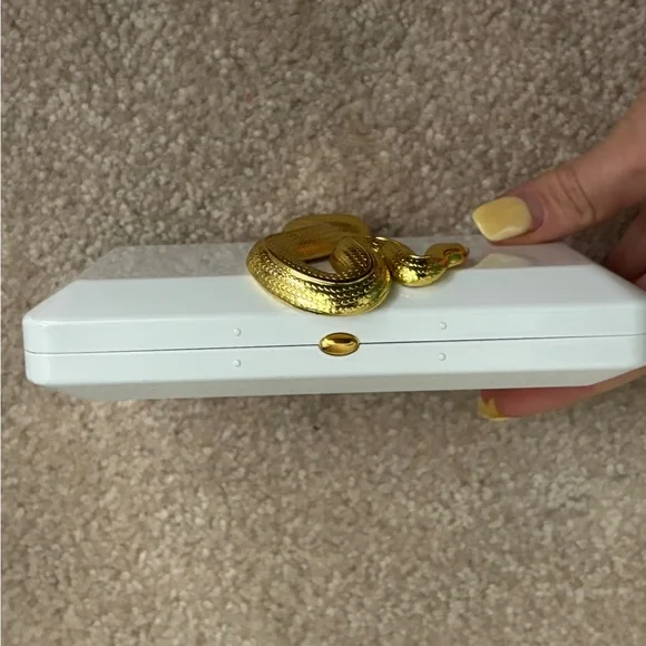 Kilian Paris The Dawn Art Deco White Metal Clutch
Golden Snake Swarovski Eye - Picture 4 of 6